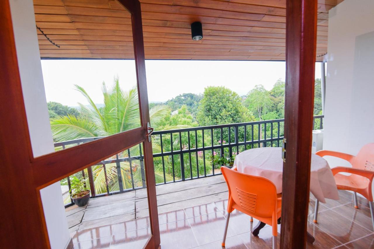 Blue Haven Guest House Kandy Buitenkant foto